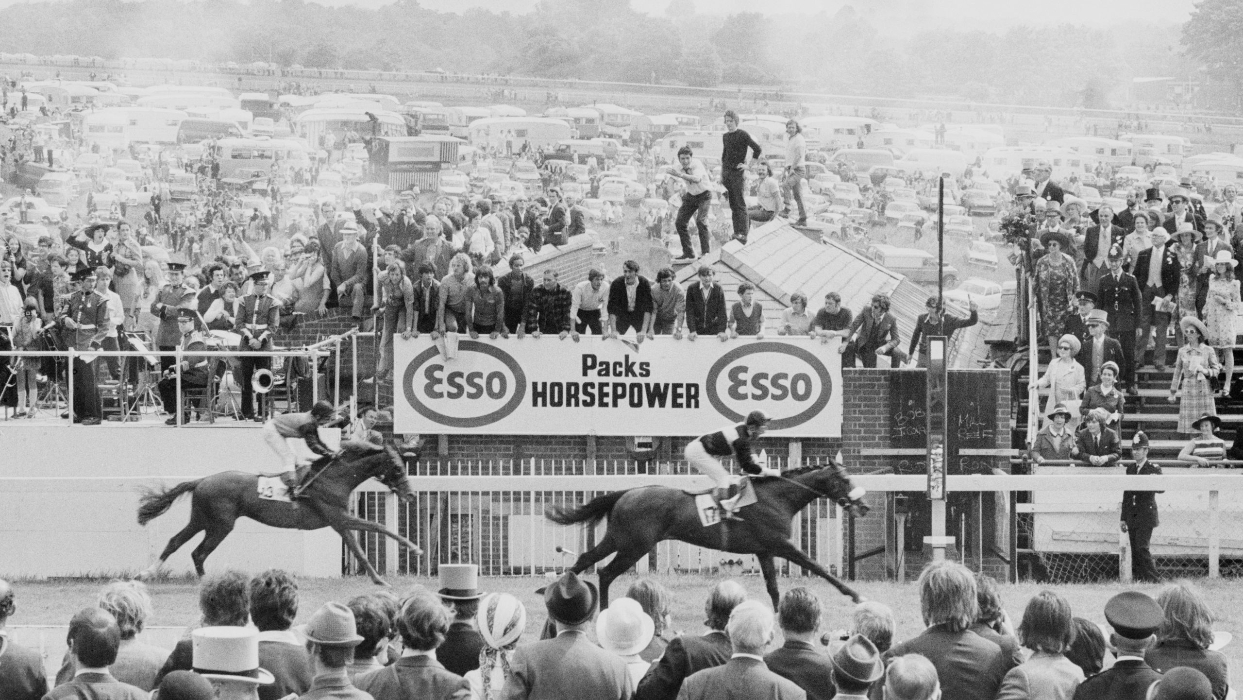 Mill Reef (number 17) with Geoff Lewis up wins the Epsom Derby, UK, 2nd June 1971. Linden Tree comes in second, with Duncan Keith up. (Photo by Evening Standard/Hulton Archive/Getty Images)