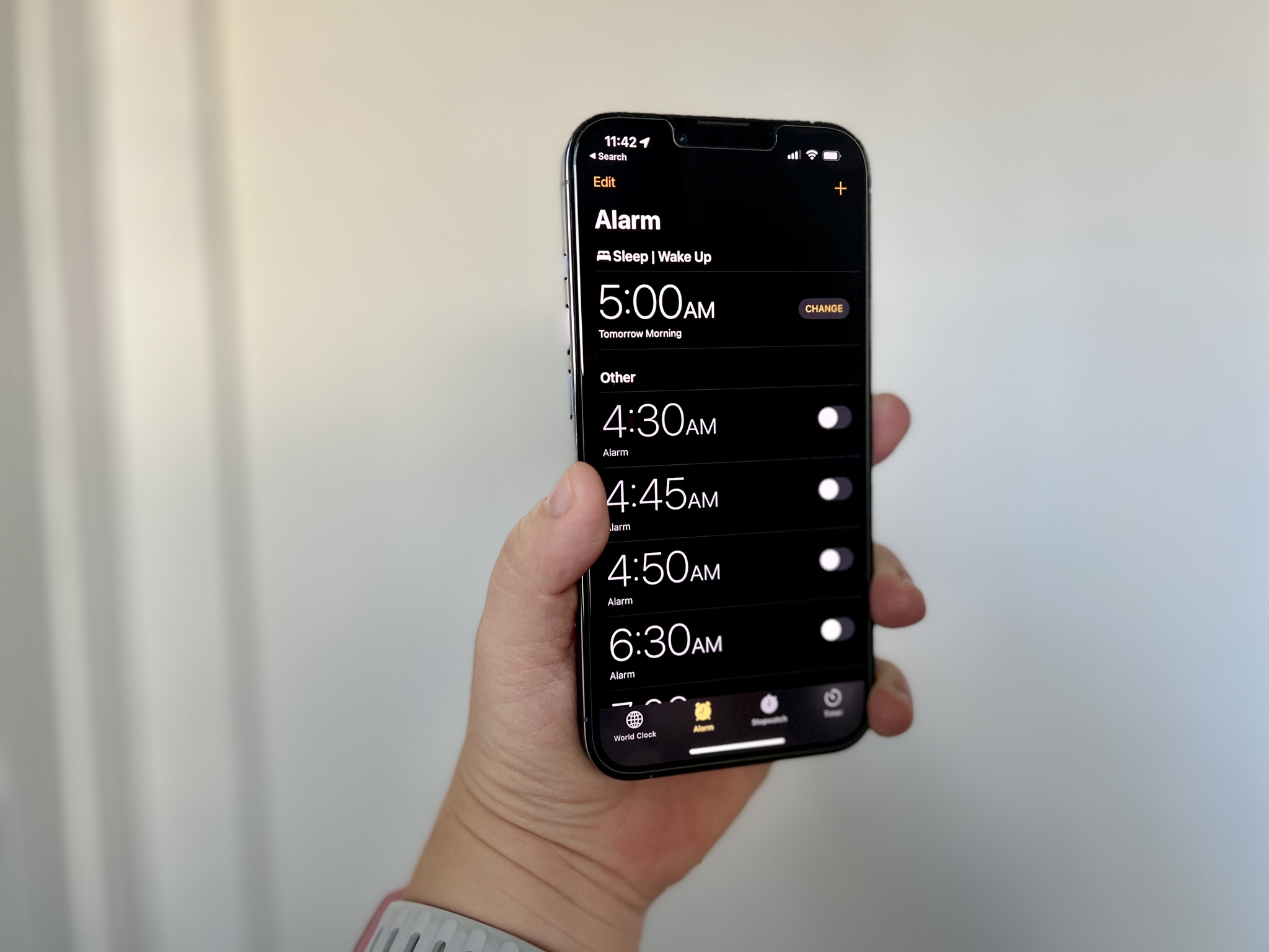 How to set alarms on iPhone or iPad