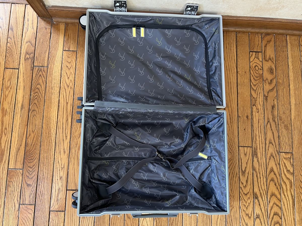 Samsara Tag Smart Airtag Luggage Lifestyle Open
