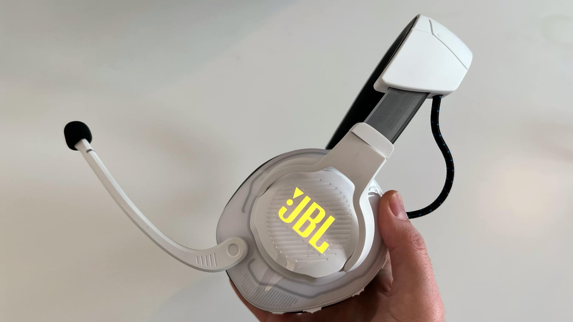 JBL Quantum 910p gamingheadset i vitt