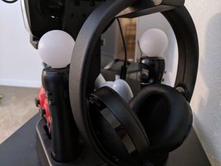 How to connect discount wired headphones to ps4