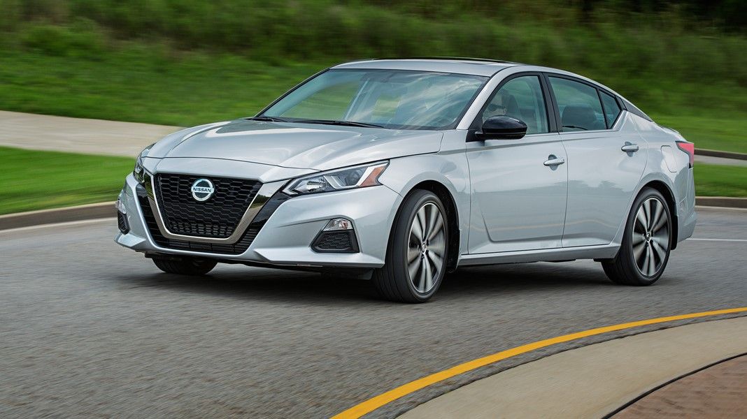 Testing the lanekeeping in a 2020 Nissan Altima on a curvy road