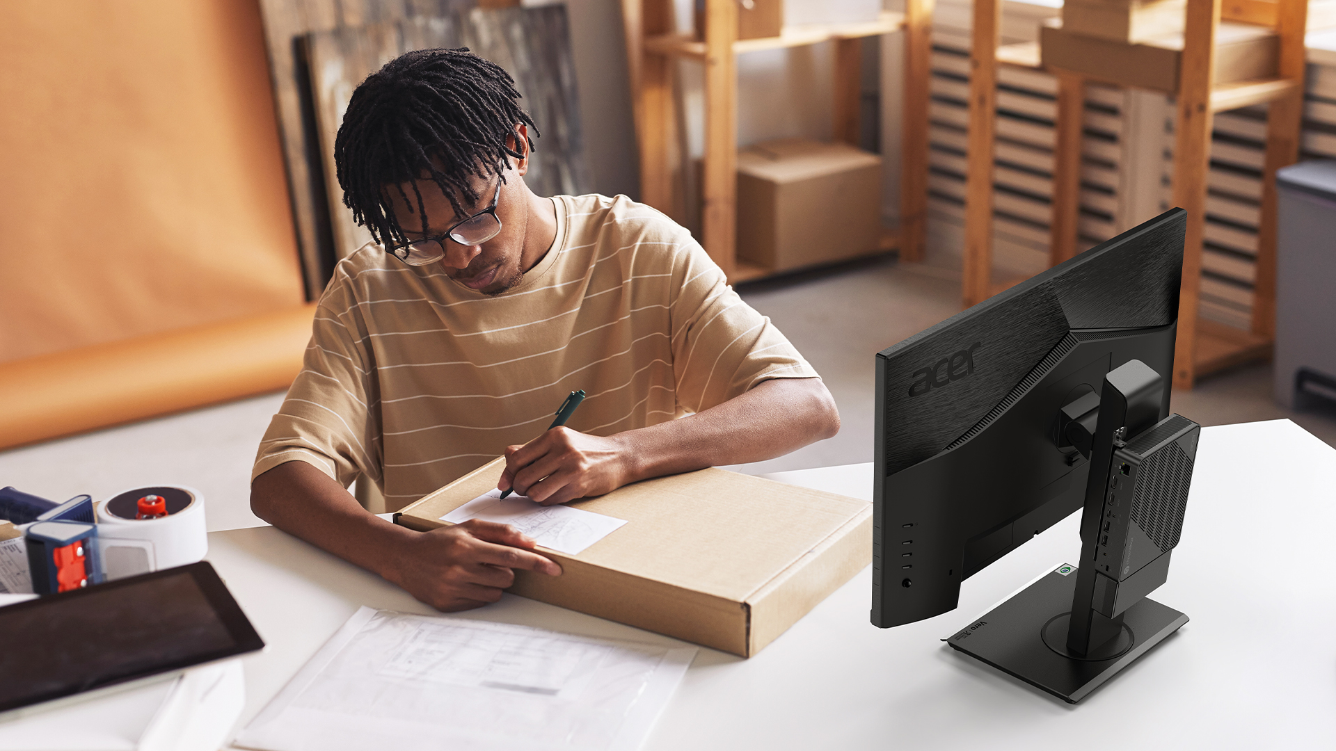Acer Chromebox Mini CXM2 lifestyle image