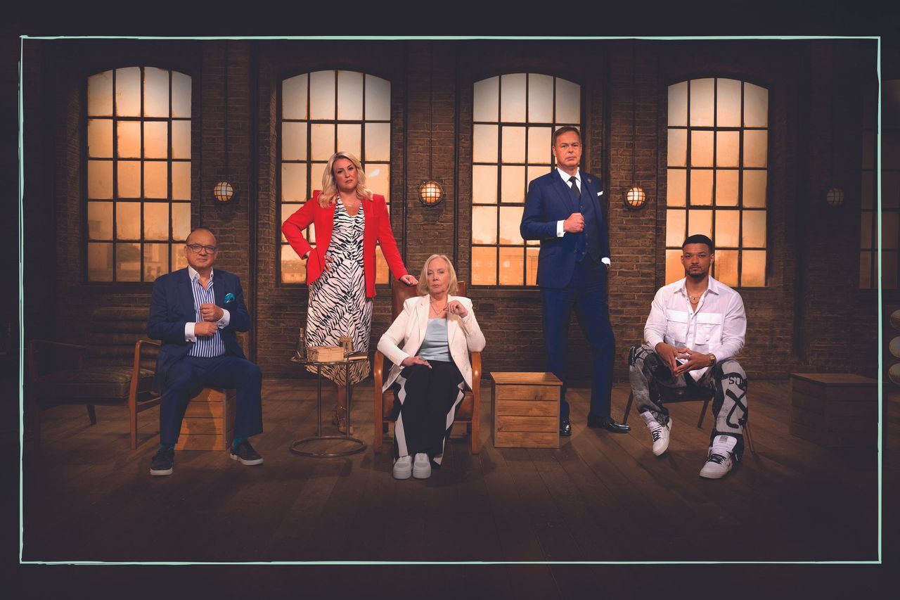 The Dragons from Dragons&#039; Den posing in the studio