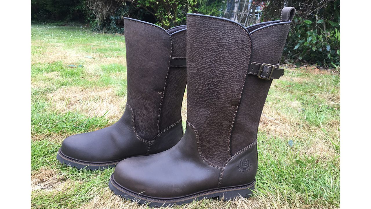 BareBack Footwear Quebec