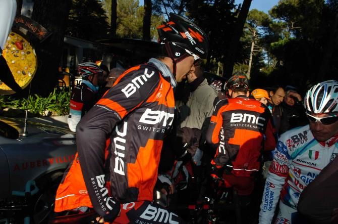 Steve Morabito (BMC) keeps warm at Tour Med on Stage 4