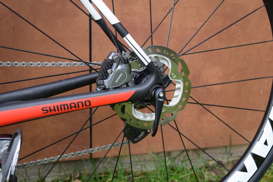The bike is equipped with 160mm rotors at the front and 140mm rotors at the rear of the bike