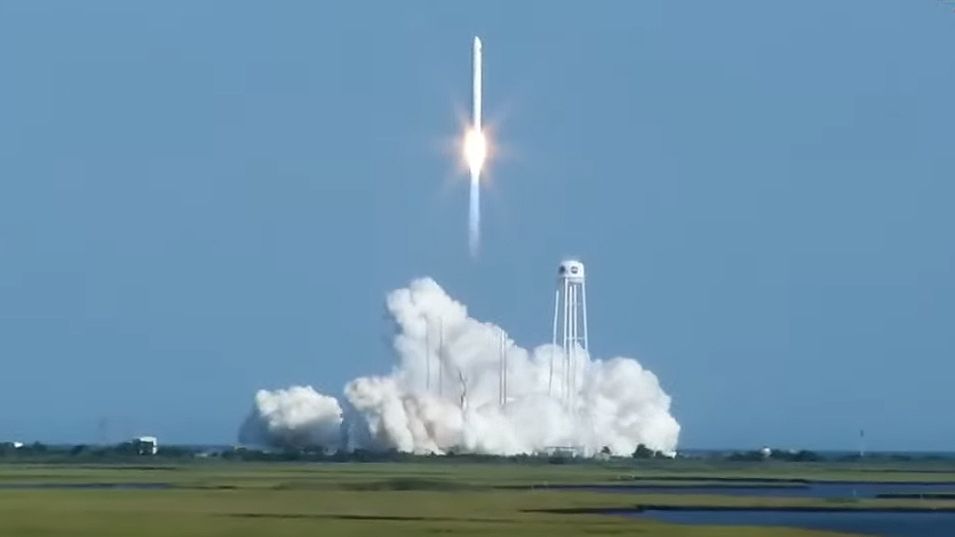 Antares rocket launches heaviest Cygnus cargo ship ever to space station for NASA