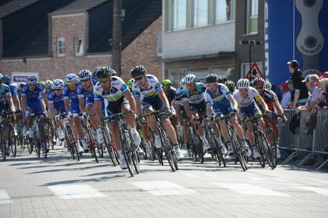 Orica-GreenEdge leads the chase of the three-man break
