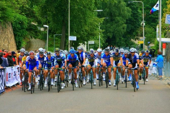The peloton all together at the start