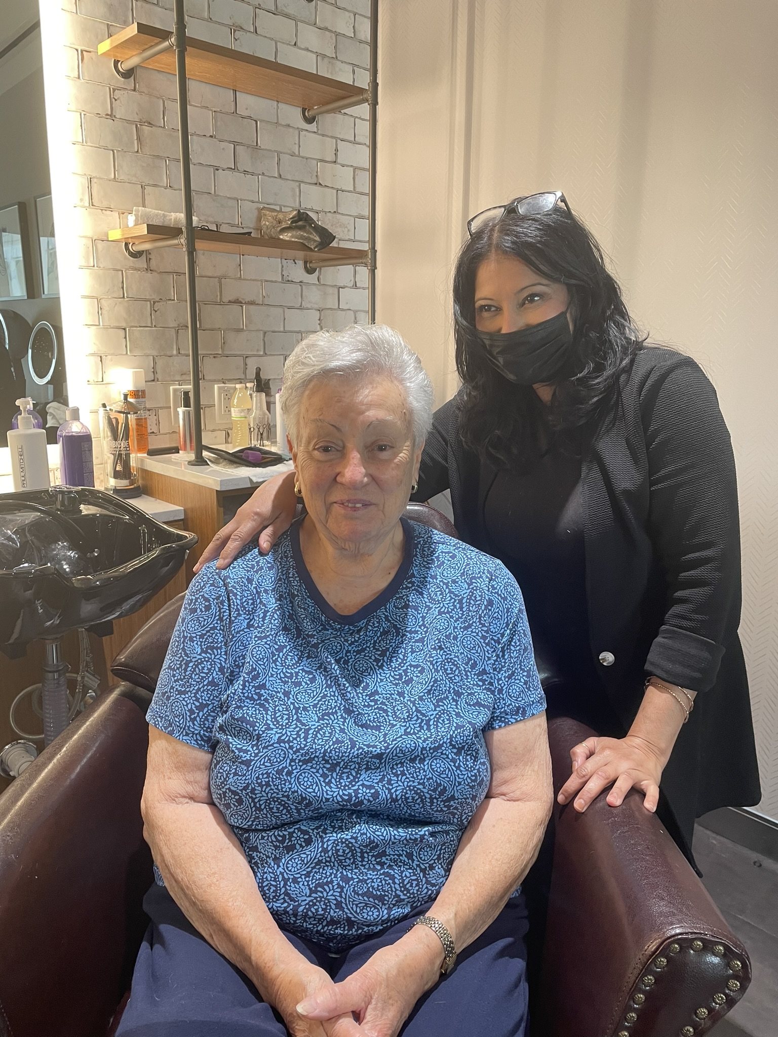 Broadview salon.