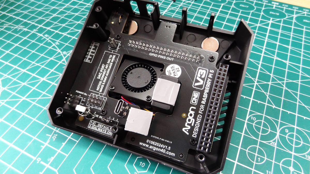 Argon ONE V3 M.2 NVMe PCIe Case