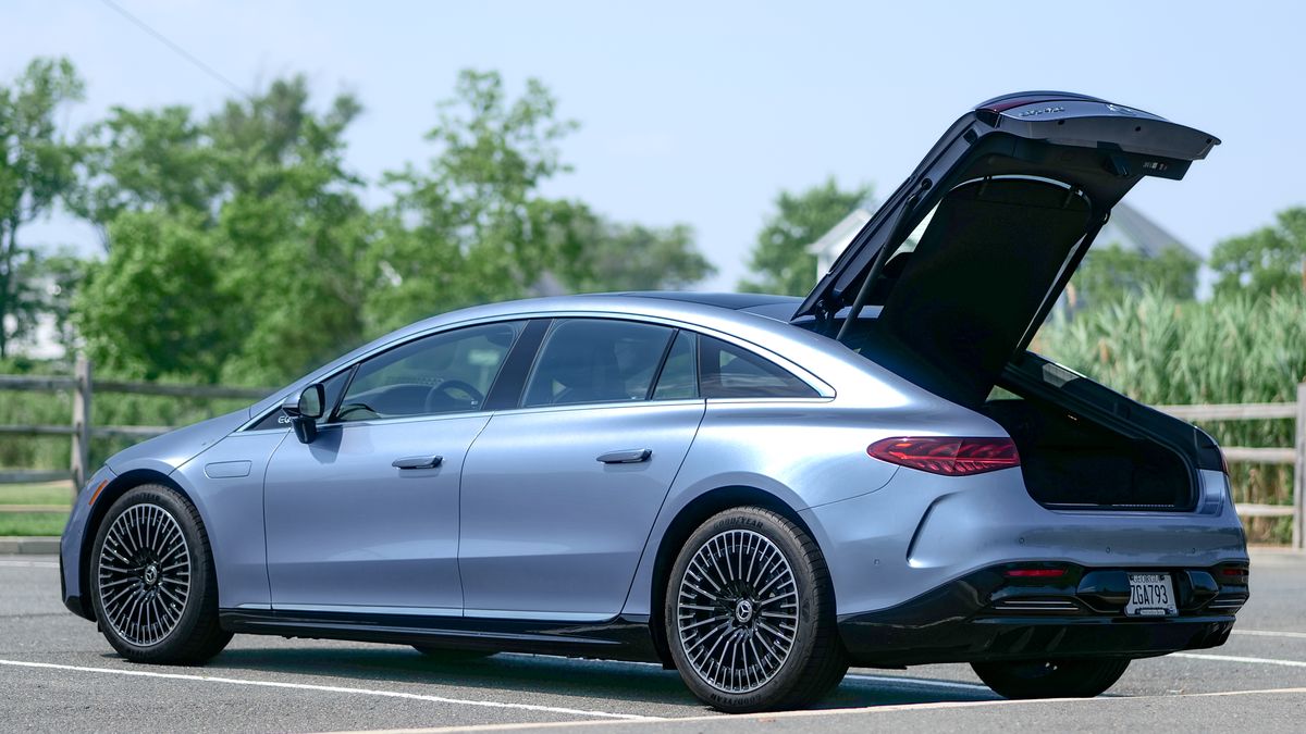 2025 Mercedes-Benz EQS Sedan review.