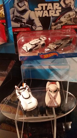 First Order Stormtrooper, Captain Phasma and Rey Hot Wheels