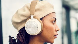 Dali iO-8 headphones worn by a fashionable woman