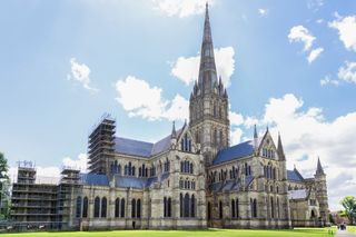Salisbury Cathedral facing roof repairs