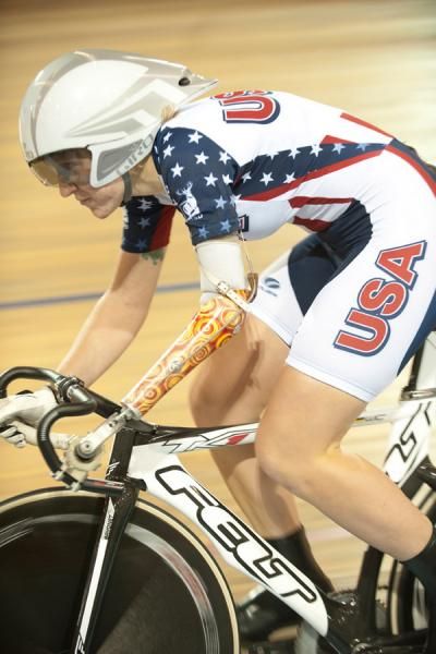 Neimanas also added a silver in the women's 500 meters.