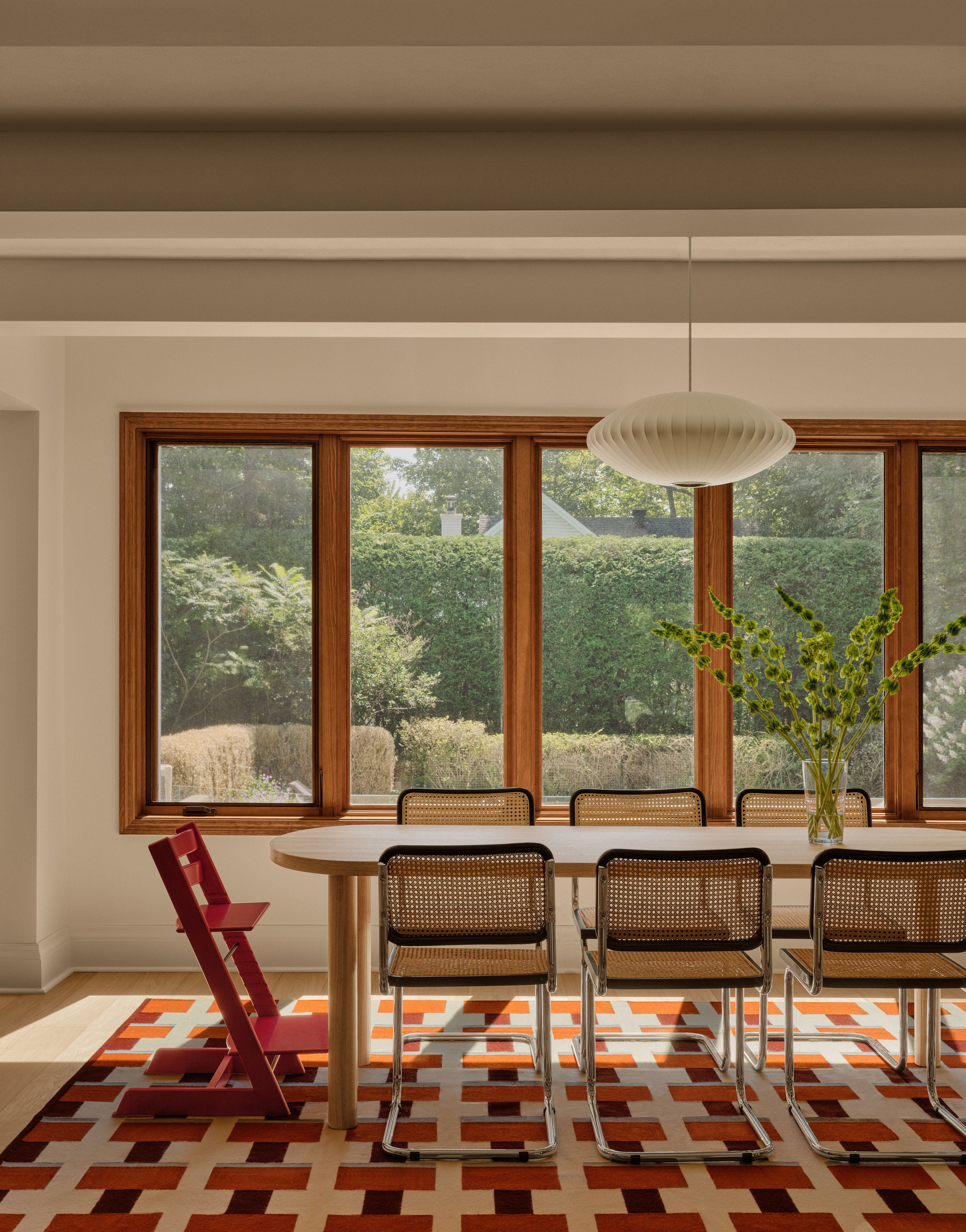 modernist home in montreal