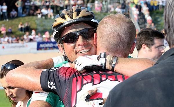 Steffen Wesemann congratulates O'Grady on his victory.