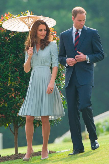 Kate Middleton wows in second Jenny Packham dress on Jubilee tour ...