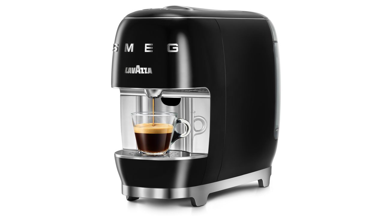 Smeg A Modo Mio Lavazza review a sexy pod coffee machine that outdoes