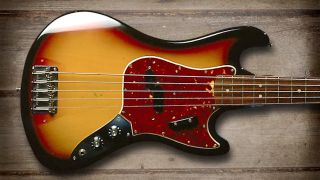 Fender Bass V tuned E-C