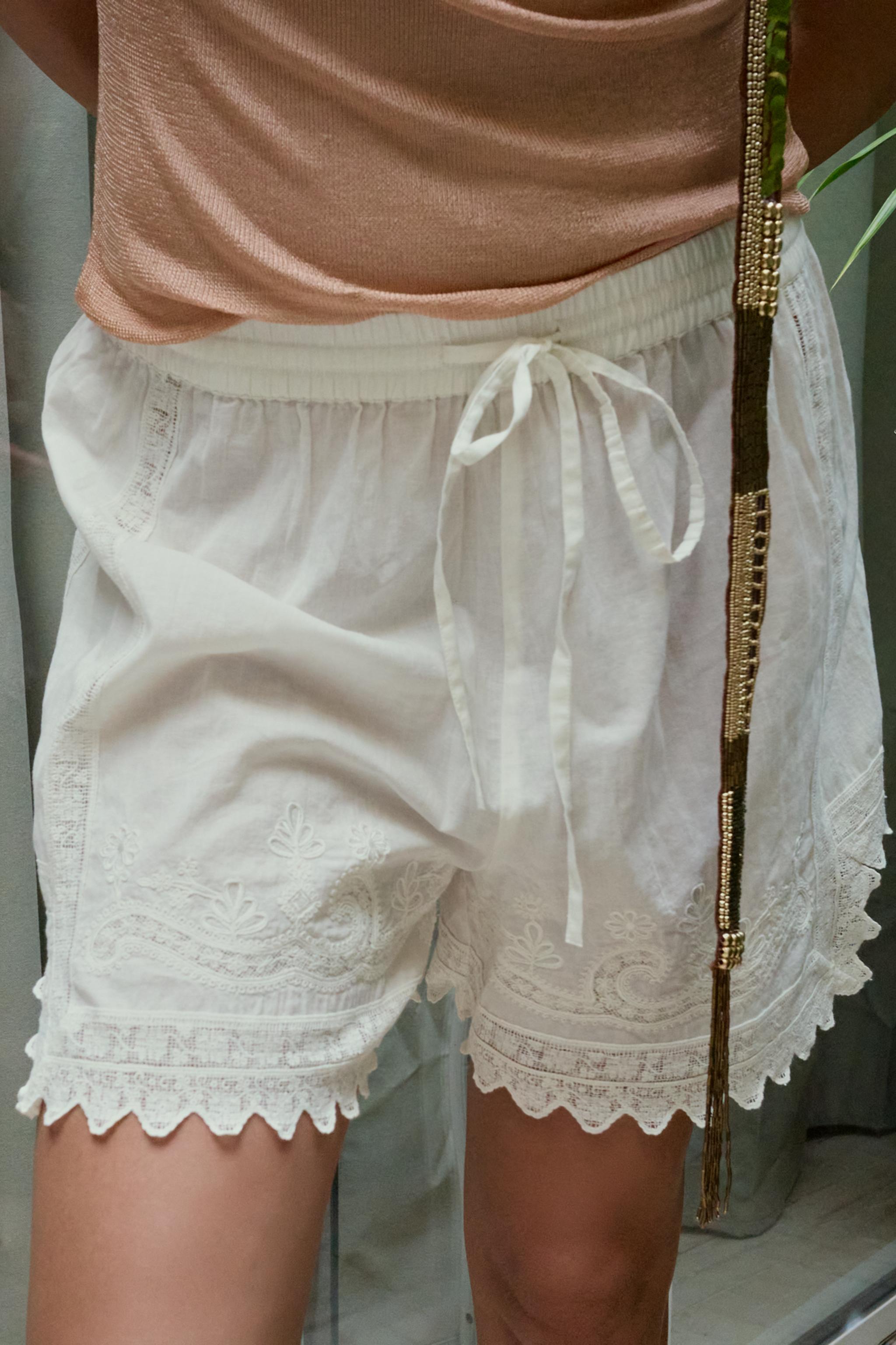 ZARA Floral Embroidered Lace Shorts - Oyster-White - Xs
