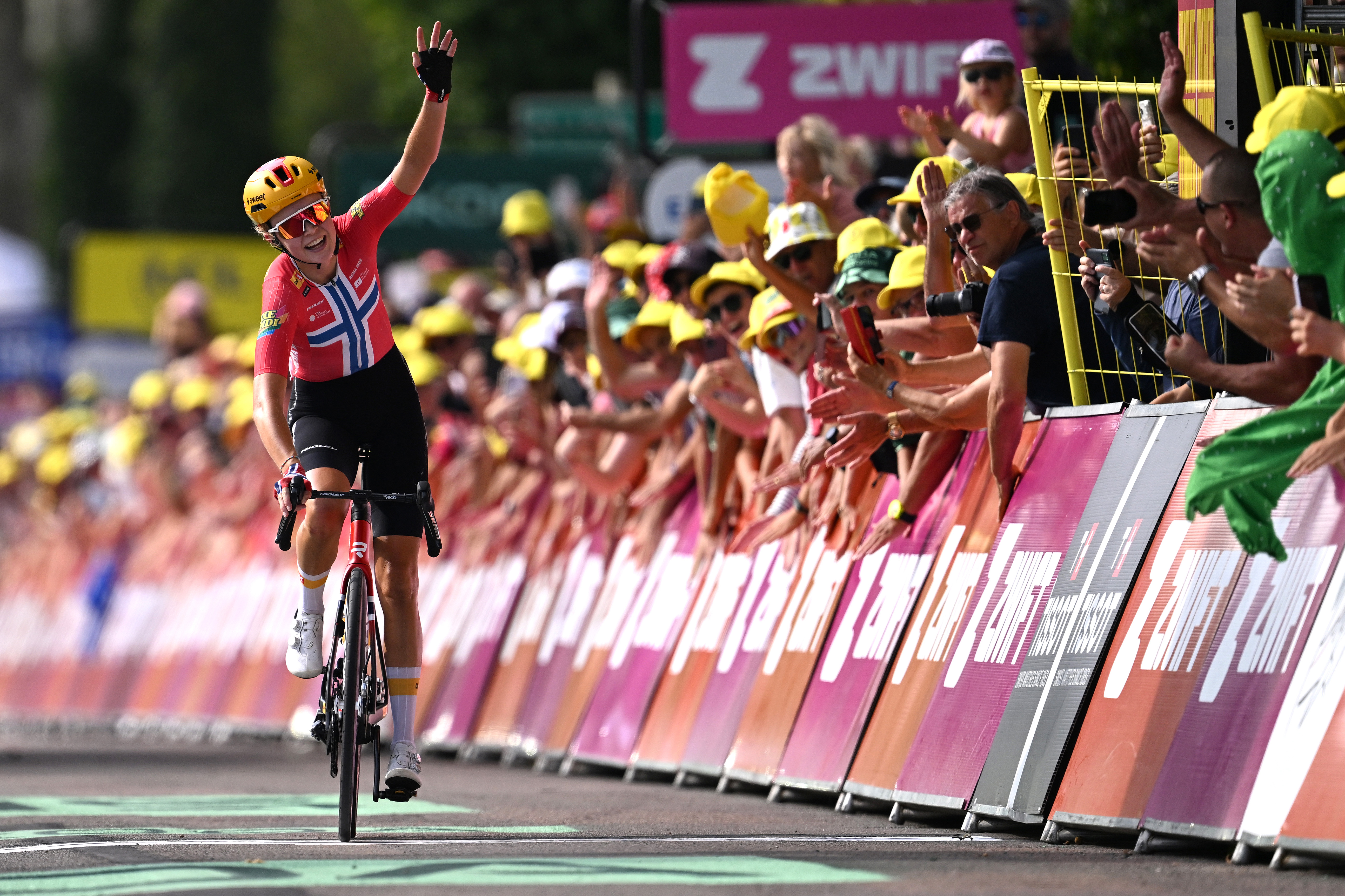 Sigrid Haugset wins stage 3 of the Tour de France Femmes 2026