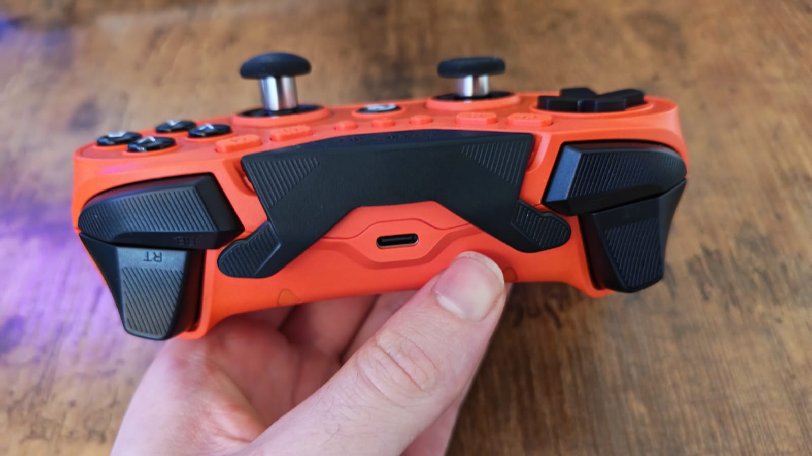The top of the GameSir Tarantula 8K, showing its additional bumper paddles
