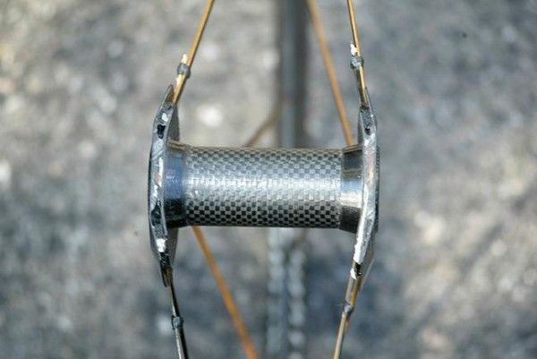 A cross-section of the Obermayer hub flange.