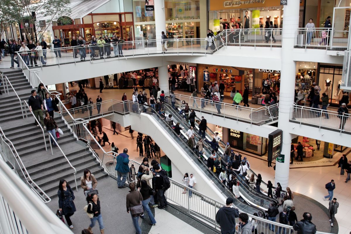 shopping crowd