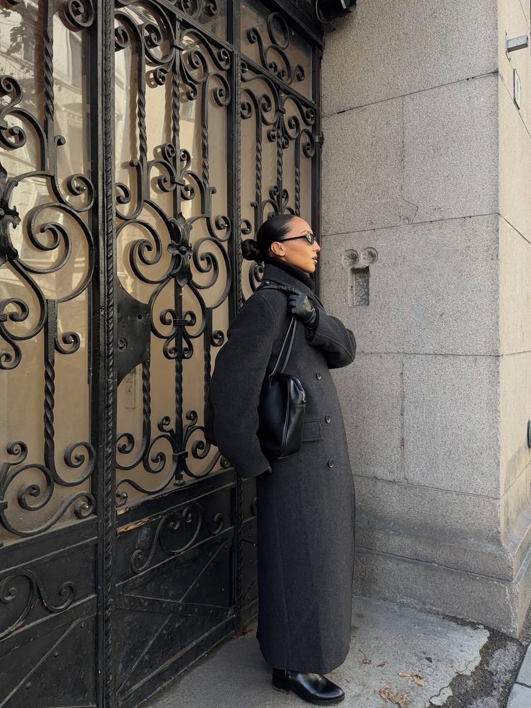 @ingridedvinsen wears a long coat