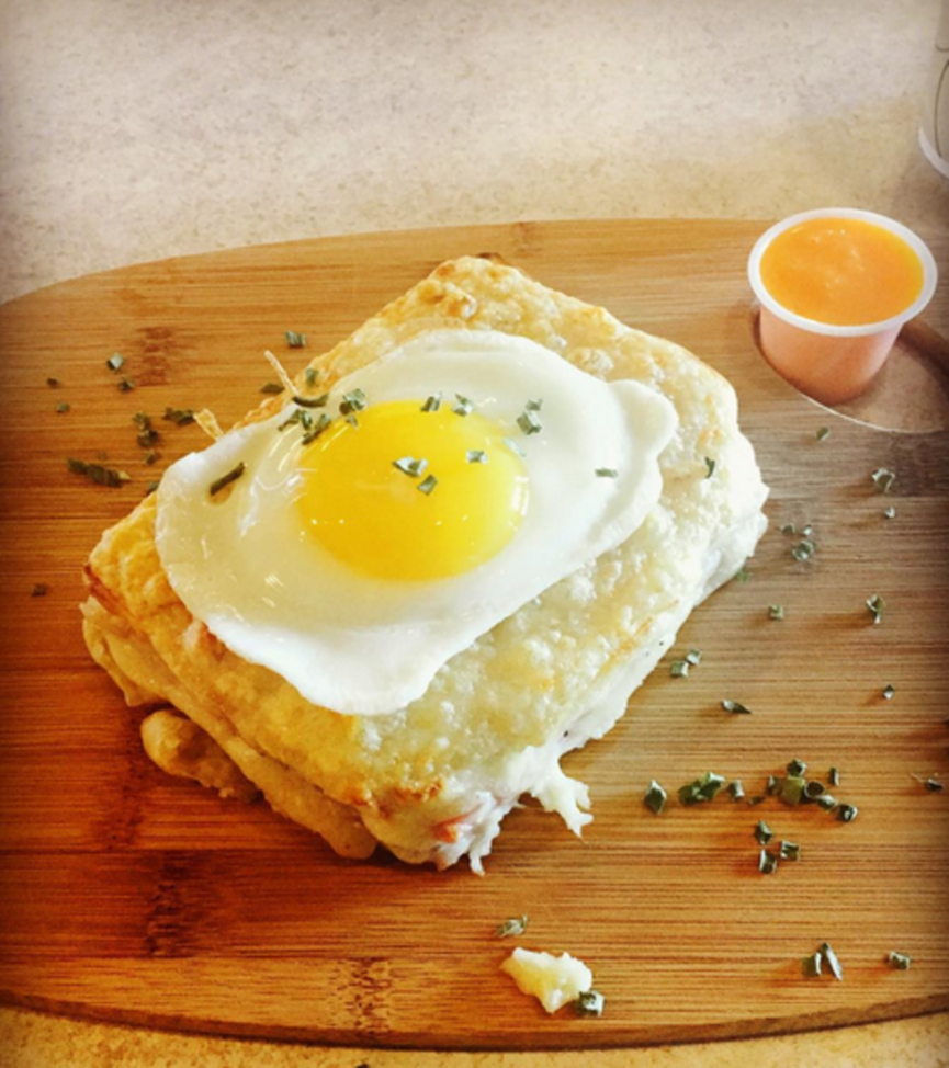 28-easy-ways-to-pimp-your-cheese-on-toast-24-1556688408-tXwq-column-width-inline