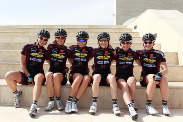 The Topsport Vlaanderen women were relaxed before the start