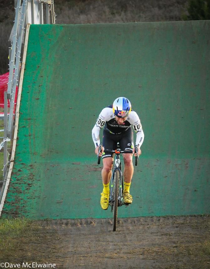 Tim Johnson (Cannondale Cyclocrossworld.com) with a huge race lead