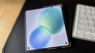 The Honor Magic V5 foldable smart phone.