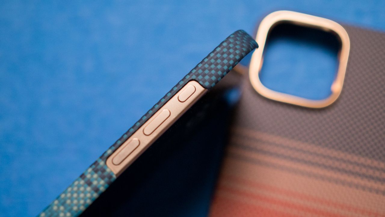 Pitaka Tactile Woven Case