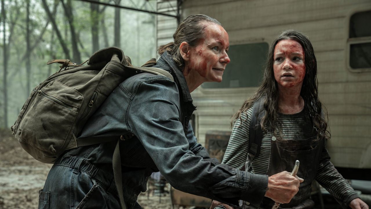 Samantha Morton, Scarlett Blum in Tales of the Walking Dead season 1 episode 3