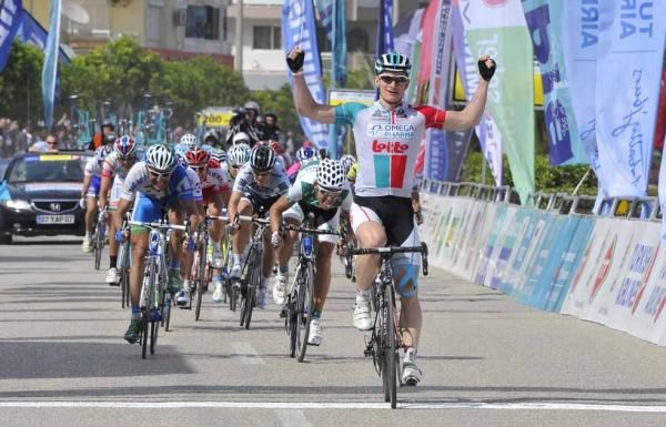 Andre Greipel (Omega Pharma-Lotto) takes the sprint.