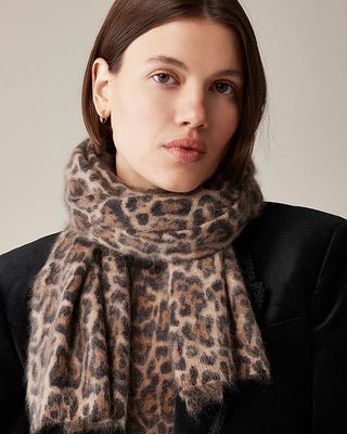 Brushed Cashmere Scarf in Leopard Print