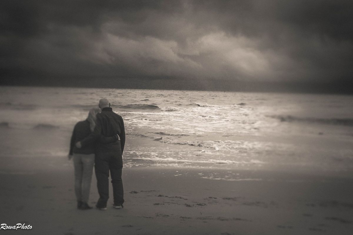 GuruShots - Powerful Black &amp; White Jan 26