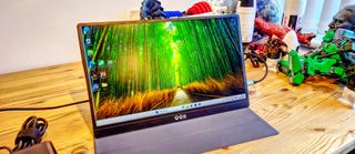 QQH Z12-4 Portable Monitor