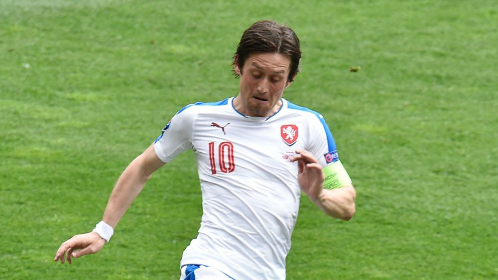 Image of MIDFIELDER TOMAS ROSICKY OF THE CZECH REPUBLIC AND