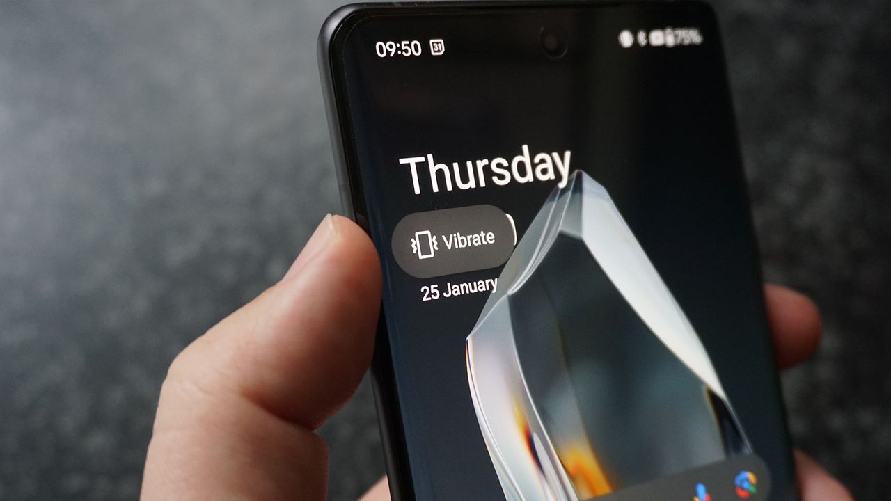 OnePlus 12R review alert slider UI