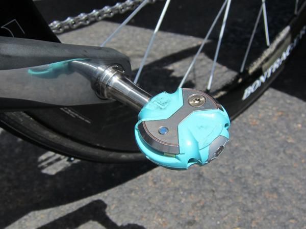 Speedplay has provided Leopard Trek with custom colored Zero pedals.