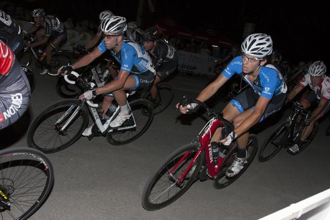 The men's field blasts through turn one