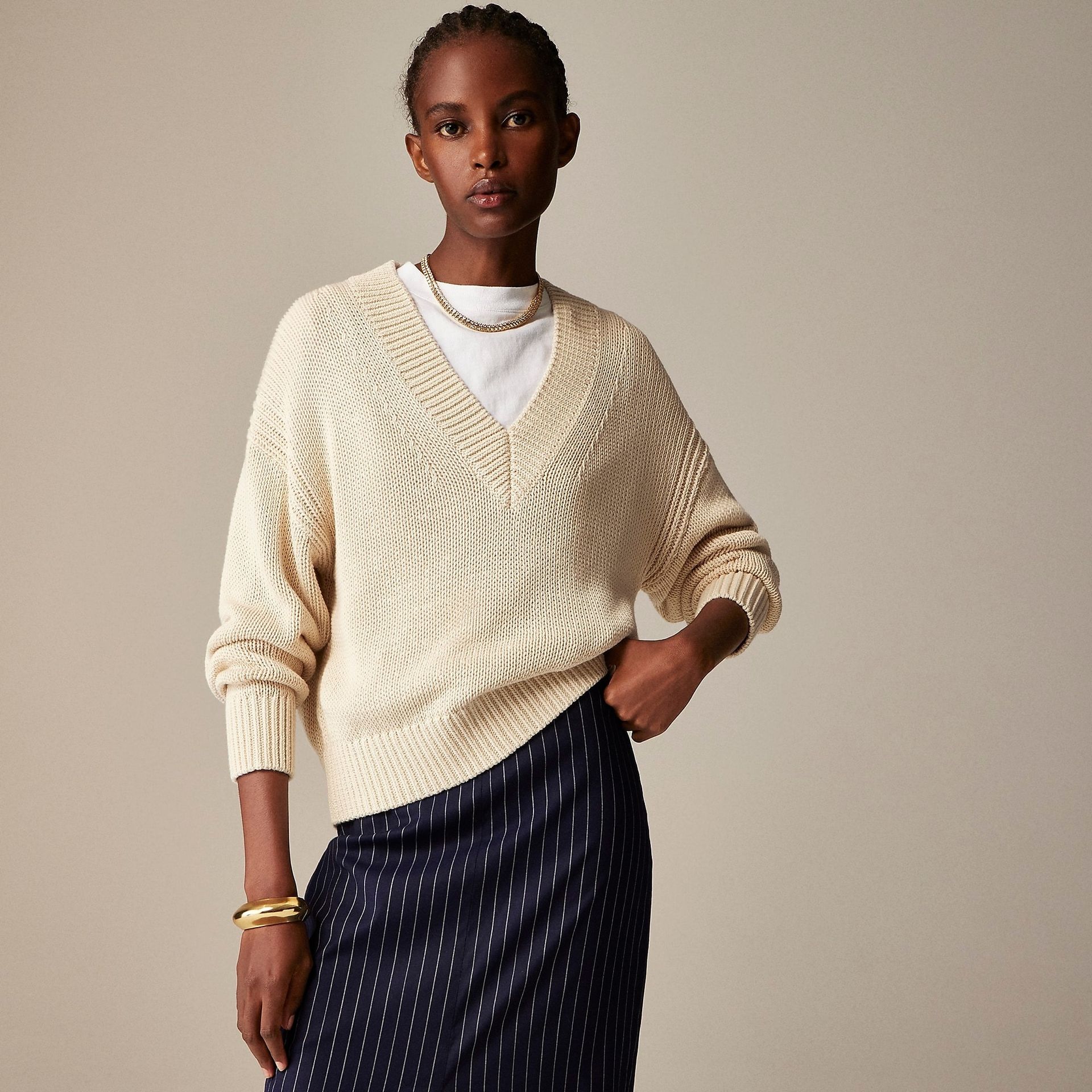 vAJozpaBEg6739Z2ErkWDU-320-80 パリの人々はこの秋、ジーンズと合わせてこの 4 つのワンランク上の定番アイテムを着ています