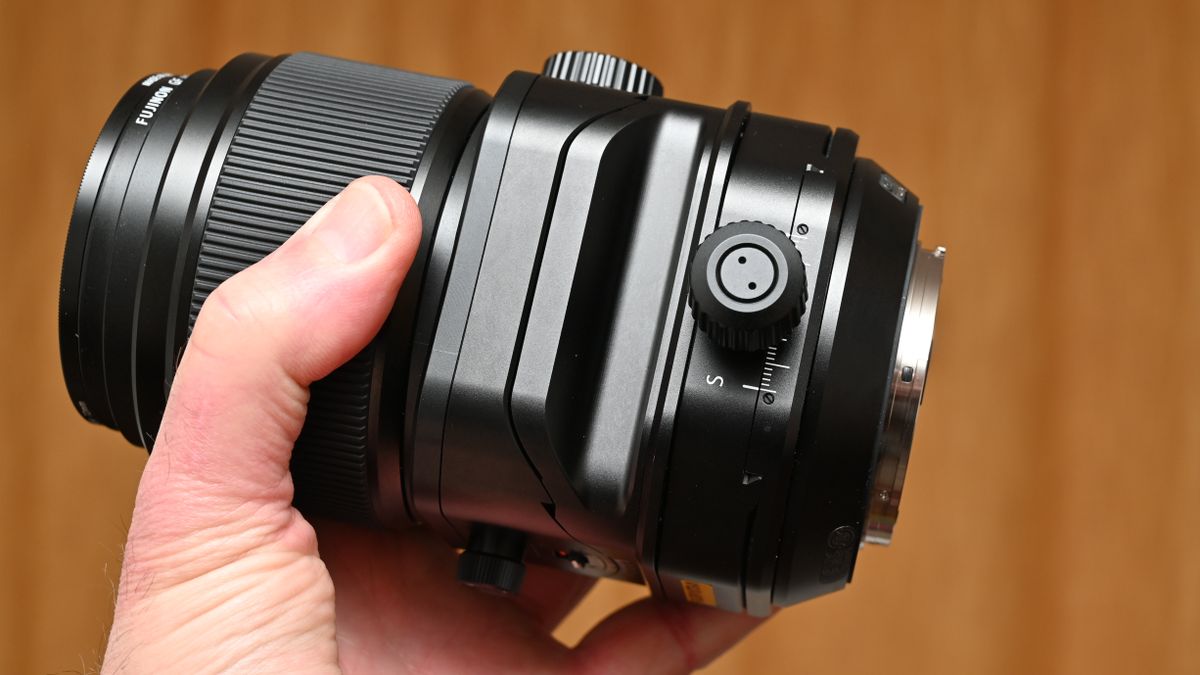 Fujifilm Fujinon GF 110mm F5.6 T/S Macro Review: Tilt, Shift And Rotate ...