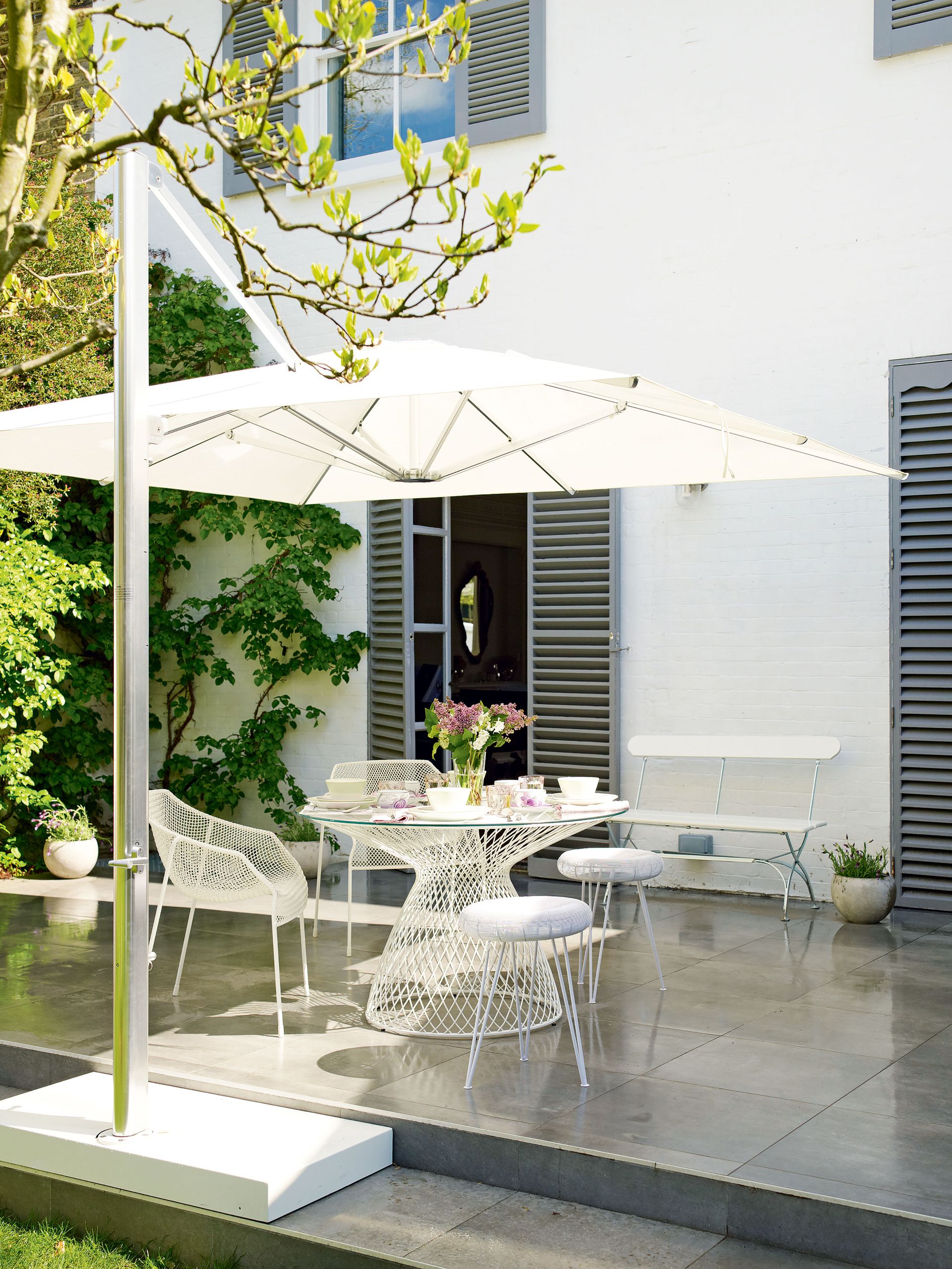 Patio cover ideas 21 ways to shelter a seating space Gardeningetc