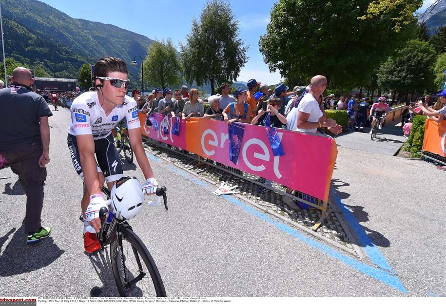 Bob Jungels after signing on
